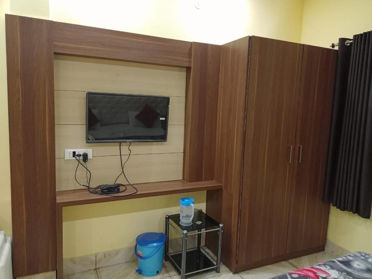 Hotel vinayak inn Haridwār Rom bilde